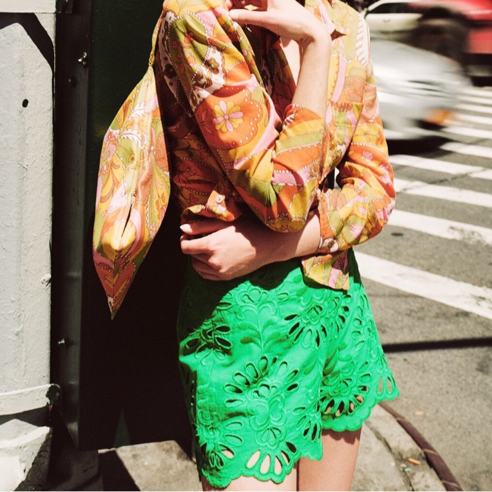 ZARA | High Waisted Green Eyelet Embroidered Shorts - Small